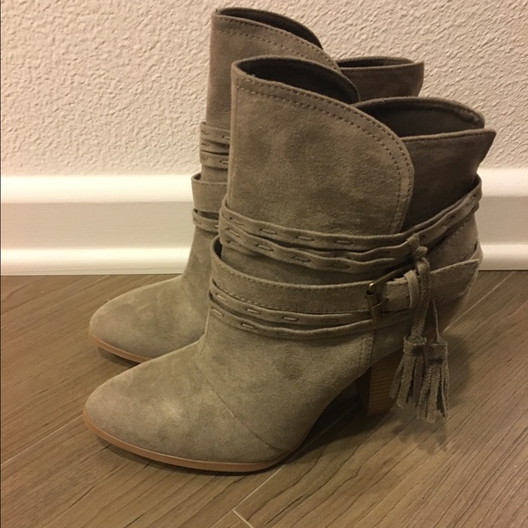 Qupid Shoes - Tan booties