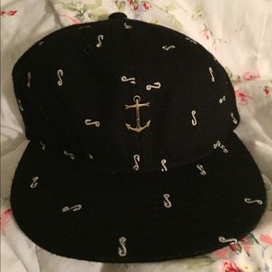 Dark Seas Snapback w Leather Strap