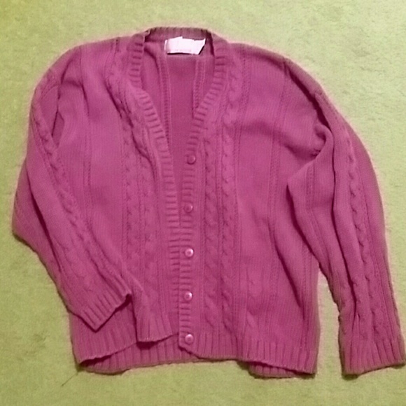 1980's 1990's Vintage fushia cable knit sweater
