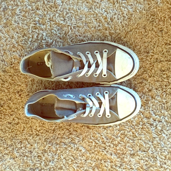 Woman's converse