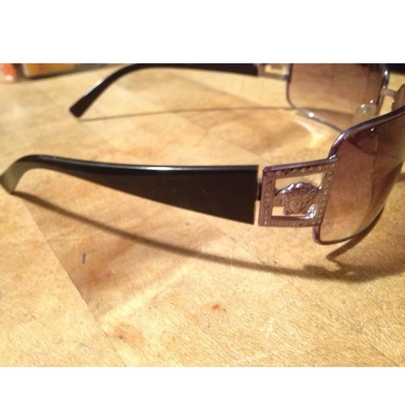 authentic VERSACE sunglasses w/MEDUSA CLAMSHELL