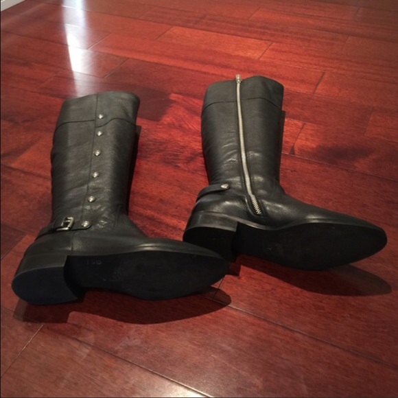Michael kors boots size 9