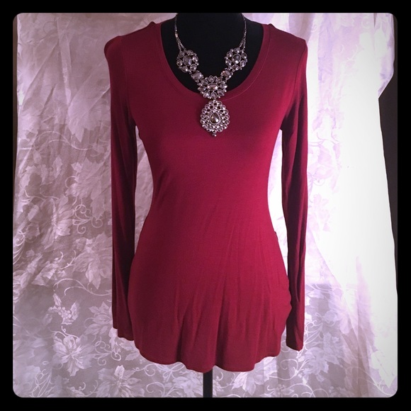 👏👏Sale👏👏 Maurices Scoop Neck Long Sleeve Shirt