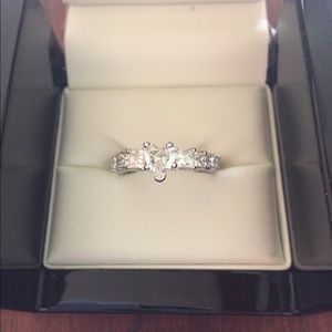 Center heart diamond wedding ring