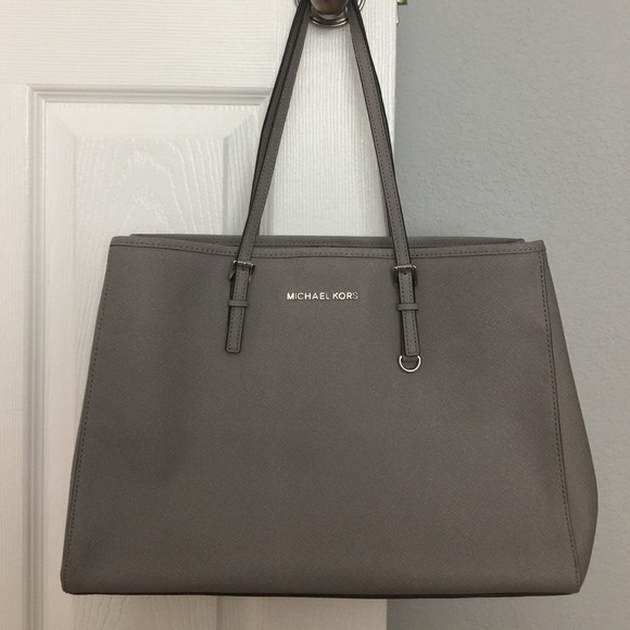 Michael Kors Jet Set Saffiano Shoulder Tote