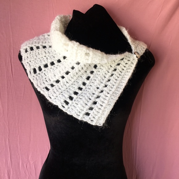 Crochet cowl