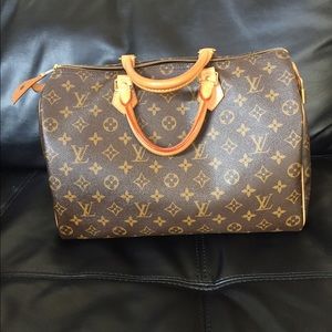 Louis Vuitton Speedy 35
