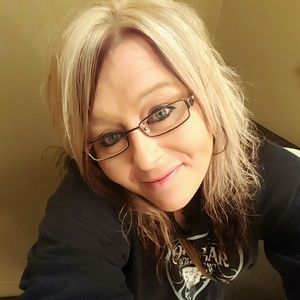 Meet your Posher, Leanna