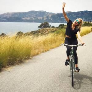 Meet your Posher, Eve