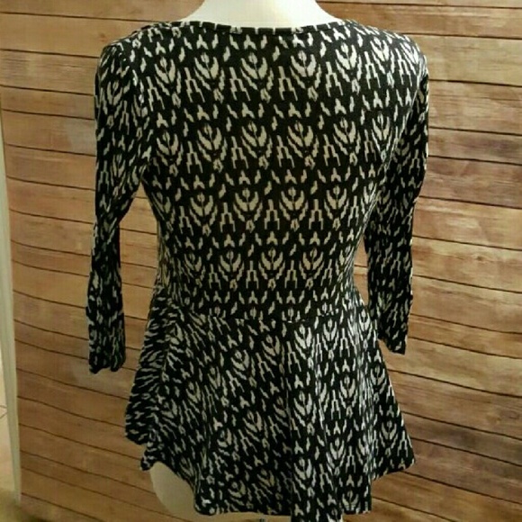 Mossimo B&W Patterned Peplum Blouse - Picture 2 of 4
