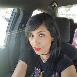 Meet your Posher, Priscila