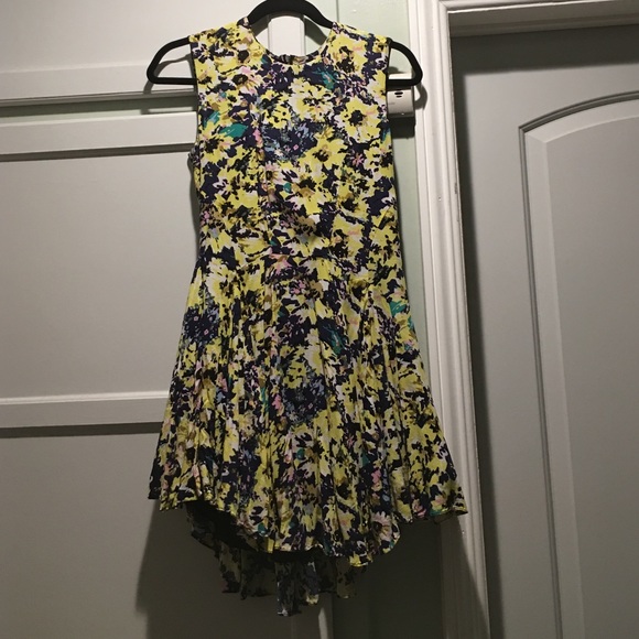 Flower yellow dress