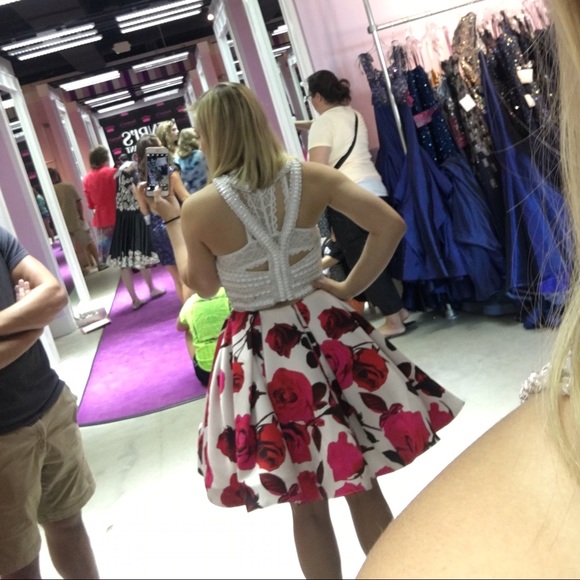 BRAND NEW NEVER WORN RACHEL ALLAN HOMECOMING DRESS - Picture 2 of 2