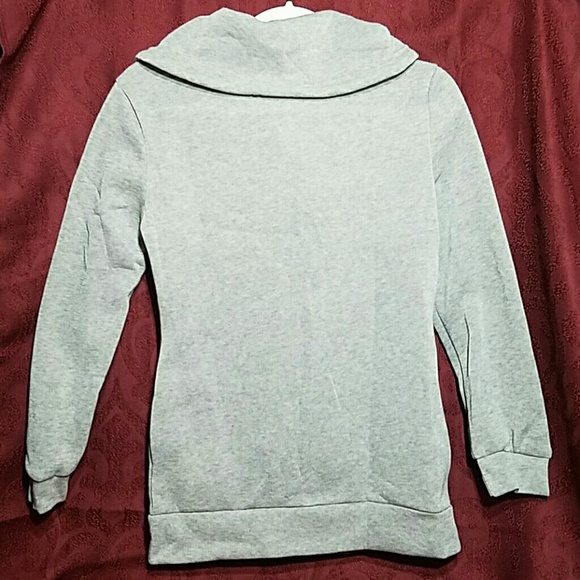 NWOT Heather Gray Diagonal Zipper Sweater Small - Picture 3 of 3
