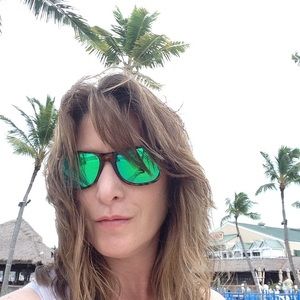 Meet your Posher, Nina