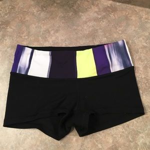 lululemon *REVERSIBLE* boogie short