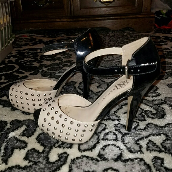 Rock & Republic pumps!
