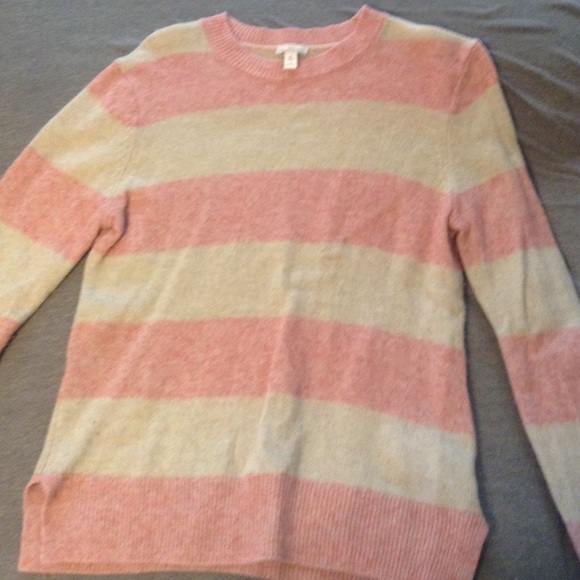 Gap size medium Lambswool sweater