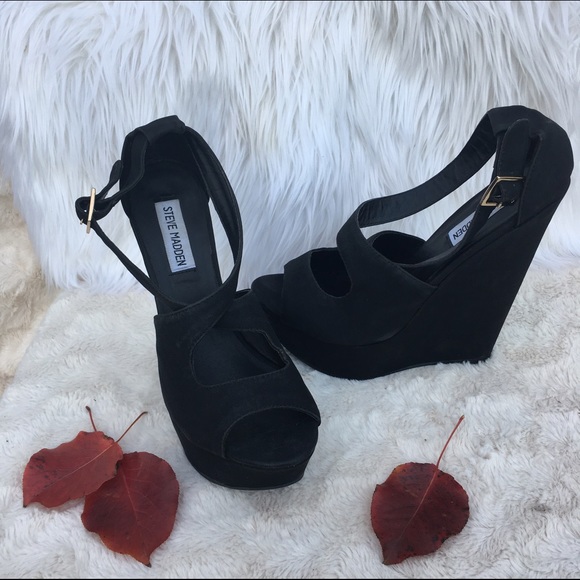 Steve Madden Black Wedges