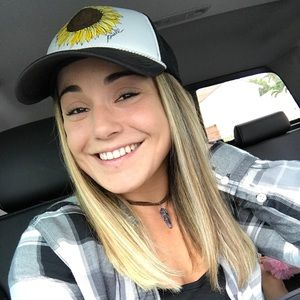 Meet your Posher, Denise