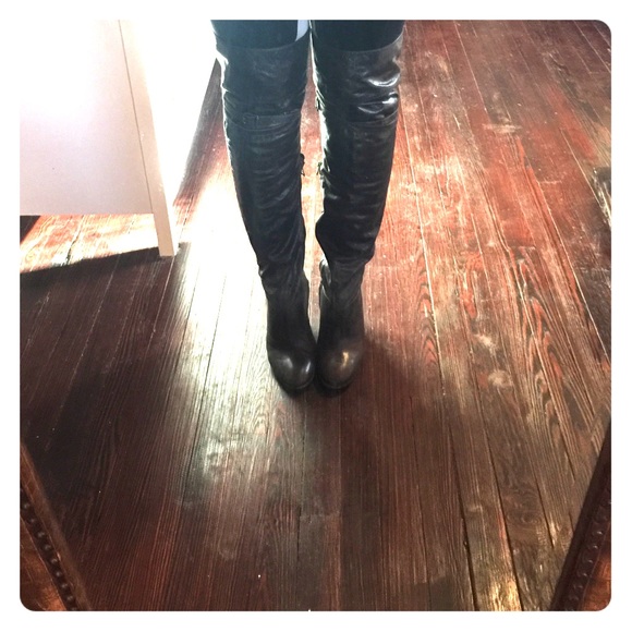 Pour La Victoire OTK dark brown leather boots