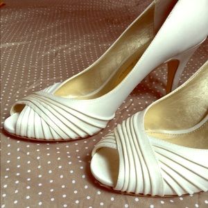 Adrianna Papell- Ivory white satin heels