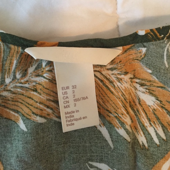 H&M Green and Yellow Hawaiian Floral Tank Size 2 - Picture 3 of 5