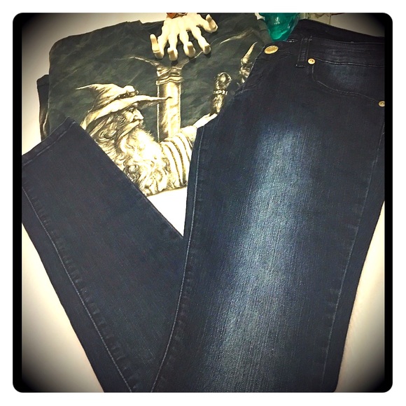 Rue 21 Skinnies...size 1/2 - Picture 3 of 4