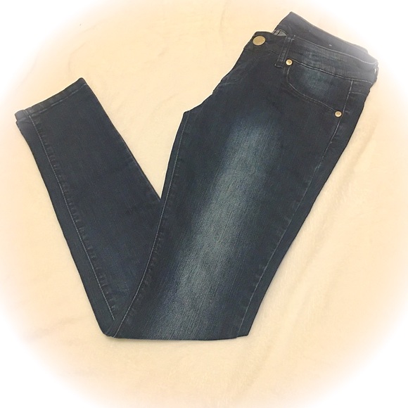 Rue 21 Skinnies...size 1/2 - Picture 4 of 4