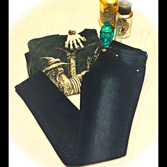 Rue 21 Skinnies...size 1/2 - Picture 2 of 4