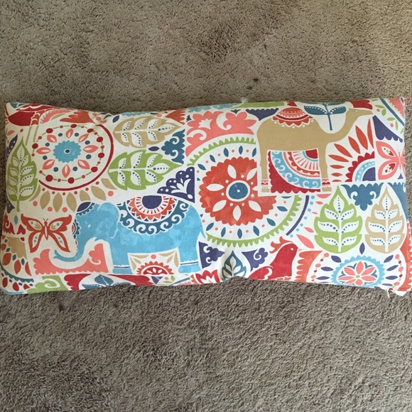 Colorful elephant pillow - Picture 1 of 4
