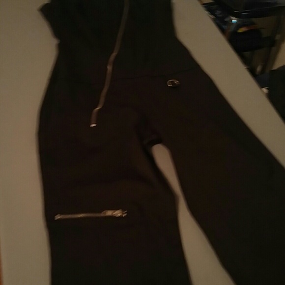 Jumpsuits - Picture 3 of 4