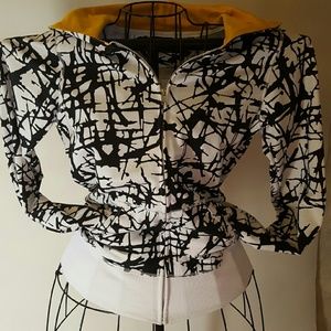 🆕Black and White Hoodie with Yellow Hood