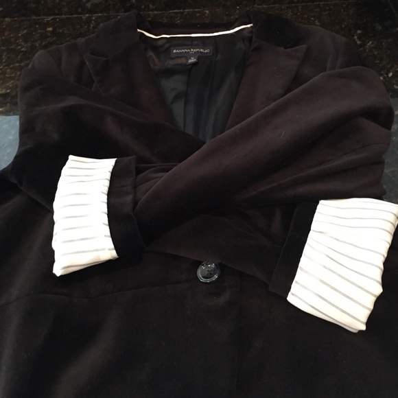 Banana Republic velvet lined blazer