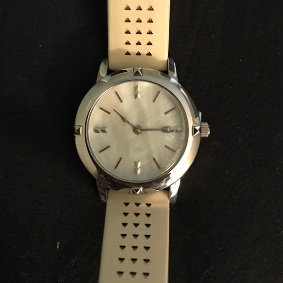 Icon Convertible Watch - Picture 2 of 4