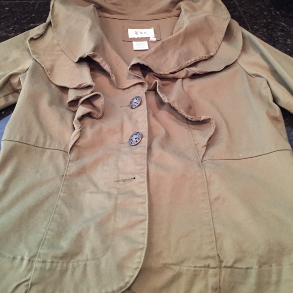 Green ruffled blazer