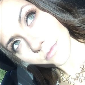 Meet your Posher, Mercedes