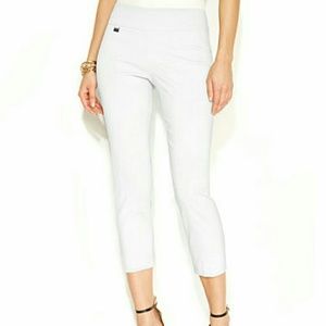 *NWT* Alfani Pull-on Stretch Capri in White