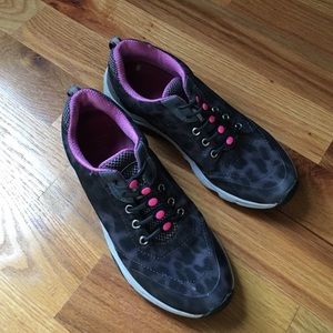 Bionic brand athletic shoes, leopard print