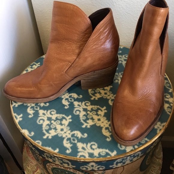 Dolce Vita ankle boots