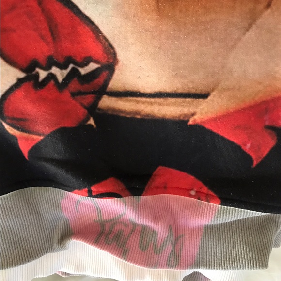 🎉SALE🎉 Super artistic sweatshirt! - Picture 3 of 4