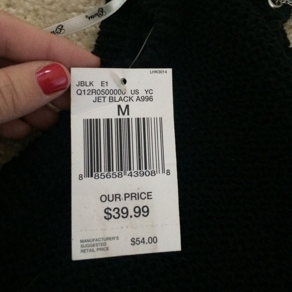 Sleeveless open back sweater-never been worn - Picture 4 of 4