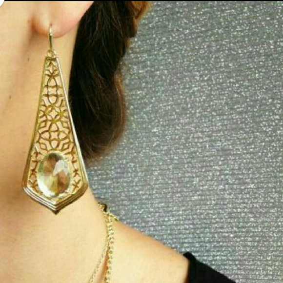 Not available Kendra Scott Carrie Gold Earrings - Picture 1 of 3