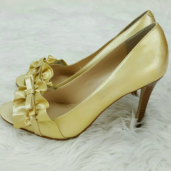 Enzo Angiolini Shoes - 💞SALE💞 Golden Ruffled Leather Eamielee Pumps