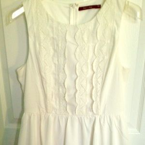 CCO SALE! 🛍 Pleated White Lace Dress