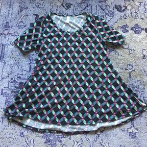 LuLaRoe Perfect Tee - M