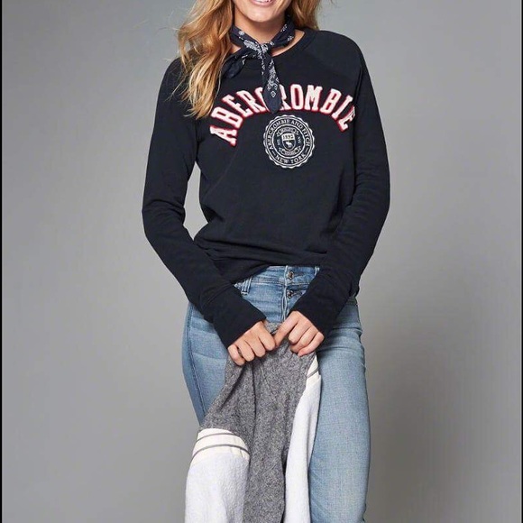 Abercrombie& fitch patch sweatshirt - Picture 2 of 3