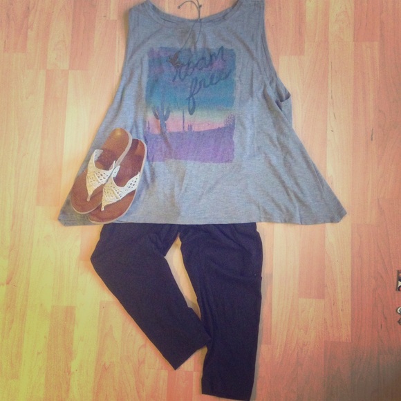 SHOP CLOSING 5/1 Torrid loose fitting tank