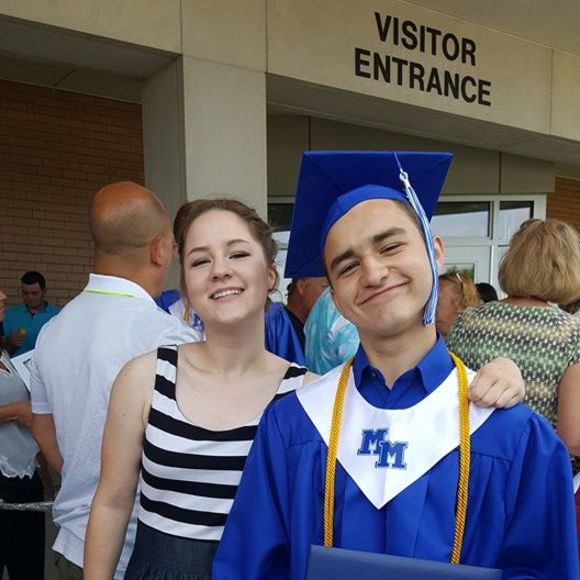 Meet your Posher, Nicole - Picture 1 of 1