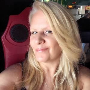 Meet your Posher, Liz